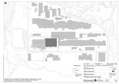 Situasjonsplan som viser bygningenes plassering i forhold til hverandre og terrenget, inkludert nybygg og eksisterende bygg.