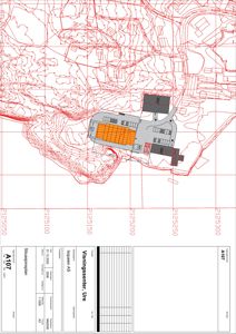 Situasjonsplan som viser tomtens topografi (konturlinjer), bygningers plassering og forhold til omgivelsene.