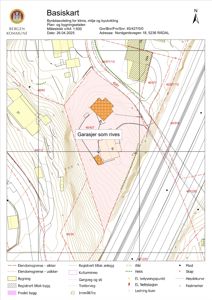 Basiskart som viser eiendomsgrenser, høydekurver, eksisterende bygninger (garasjer som rives) og planlagte tiltak for eiendommen ved Nordgardsgata 18.