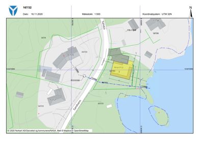 Situasjonsplan som viser tomtens grenser, naboeiendommer, veier og bygningers plassering i forhold til hverandre.