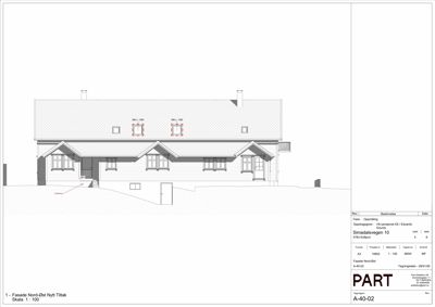 Fasadetegning som viser bygningens utseende fra nord-øst, inkludert vinduer, dører, takform og terrassering.