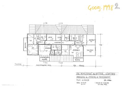 Etasjeplan (2. etasje) for en bygning vedrørende ombygging og utvidelse av et pensjonat. Planen viser romfordeling, dører, vinduer, balkonger og mål.