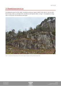 Fotografi av et skråning med fjernet skog, som illustrerer et område som har vært utsatt for skredfarevurdering.