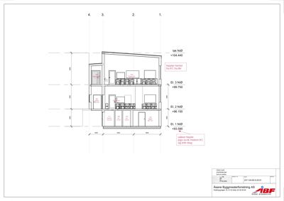 Snittegning (NØ) som viser bygningens høyder, etasjer og romfordeling i tverrsnitt.