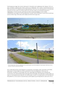 Fotografi av et utendørs område med parkeringsplasser, rundkjøring og vei. Bildet inneholder markeringer (blå rektangler) som viser nye parkeringsplasser, og teksten forklarer konteksten om parkeringskapasitet og dispensasjon.