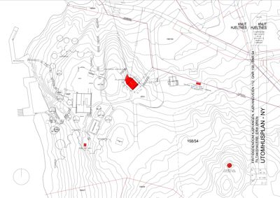 Situasjonsplan (tomteplan) som viser terrengform, naboeiendomsgrenser og bygningers plassering på tomten.