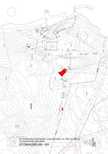 Situasjonsplan (utomhusplan) som viser bygningens plassering på tomten i forhold til terrenget og nabolaget.