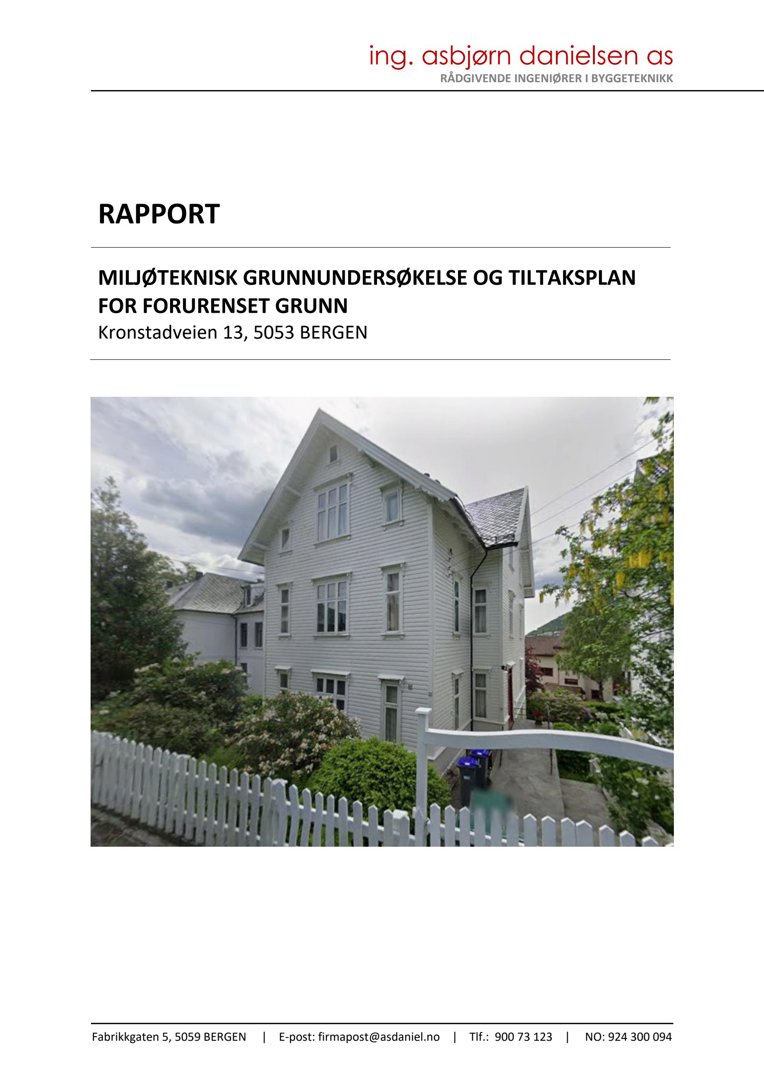 Fotografi av en hvit, to- eller treetasjes villa med hvit hekk foran. Bildet er brukt som illustrasjon i en rapport om miljøteknisk grunnundersøkelse.