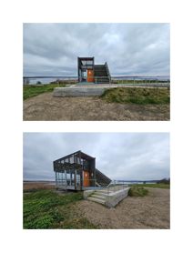 Fotografier av en ferdigbygd bygning (en liten hytte eller utedo) sett fra ulike vinkler.