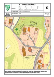 Situasjonskart som viser eiendomsnummer, adresse, naboeiendommer, topografi og bygningers plassering.