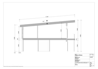 Snittegning (Snitt A) som viser tverrsnittet av en bygning med mål på takhøyde, vinkel og konstruksjon.