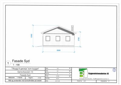 Fasadetegning av en bygning sett fra syd med mål og opplysninger om tilbygg.