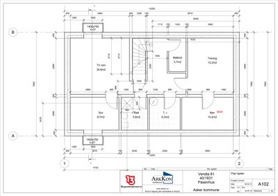 Etasjeplan (etasjeplan) som viser romfordeling, mål og funksjoner i et hus.