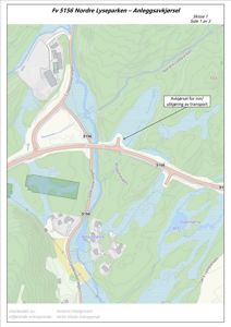 Situasjonsplan som viser anleggsavkjørsel på Fv 5156, med topografi, vann og vei.