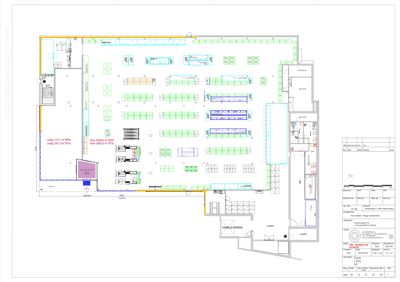 Etasjeplan eller romfordeling for et kontorbygg med innvendig møbeloppsett.