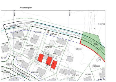Avkjøringsplan som viser tomtedeling, eiendomsnummer, bebyggelse og planlagte veier.
