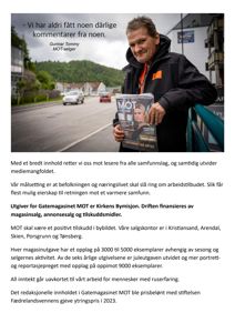 Fotografi av en mann (Gunnar Tommy, MOT-selger) som holder et magasin. Bakgrunnen viser en gate med hus og biler.