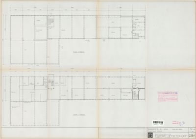Plantegning som viser romfordeling og dimensjoner for etasjene 1 og 2 av en bygning.