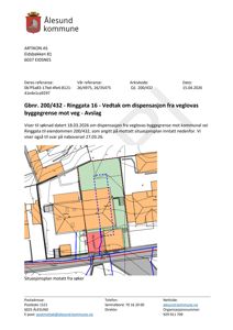Situasjonsplan som viser eiendommen, naboeiendommer og bygningers plassering i forhold til veggrenser.