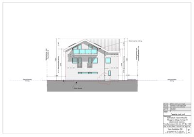 Fasadetegning som viser bygningens utseende mot sør, med mål, vindusoppsett og terrasseløsning.