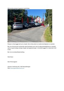 Fotografi av en parkeringsplass med 8 biler, merket med røde pilnummer (1-8), og tilhørende tekst som er et brev om adkomstrettigheter.