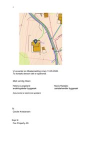 Et kart som viser bygningens plassering i forhold til veier og topografi, inkludert en blå markør.