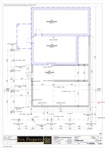 Snittegning (Snitt 1 E 1b) som viser tverrsnittet av en hytte, inkludert fundament, vegger og romfordeling.