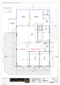 Etasjeplan (etasjeplan) som viser romfordeling, veggposisjon og mål for en hytte. Planen inneholder også en snittlinje og en oversikt over eksisterende og prosjektert tilstand.