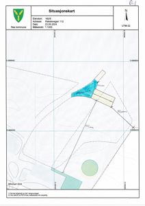 Situasjonskart som viser eiendomsnummer 162/5, Rakeievegen 112 i Nes kommune. Kartet viser tomtens form, grenser, høydeforskjeller (konturlinjer), og plassering av eksisterende bygninger. Det er også angitt avstander og en håndskrevet merking 'Manglende'.