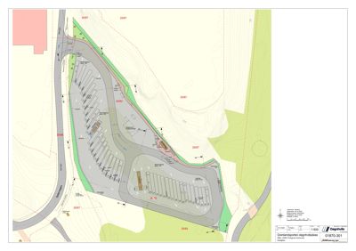 Situasjonsplan som viser plassering av en daghvelveplass (parkering) i forhold til omgivelsene, inkludert høydekurver, veier og nabolag.
