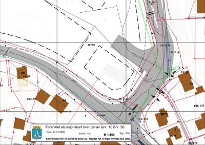 Foreslått situasjonskart som viser tomtens grenser, eksisterende bygninger, veier og topografi.