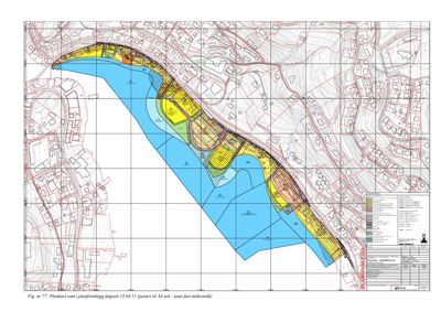 Situasjonsplan som viser et område langs en kystlinje med overlappende planer (f.eks. plankart, reguleringsplan) og topografi.