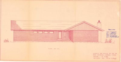 Fasadetegning av en enebolig sett fra siden, med tegningstekst og håndskrevne notater.