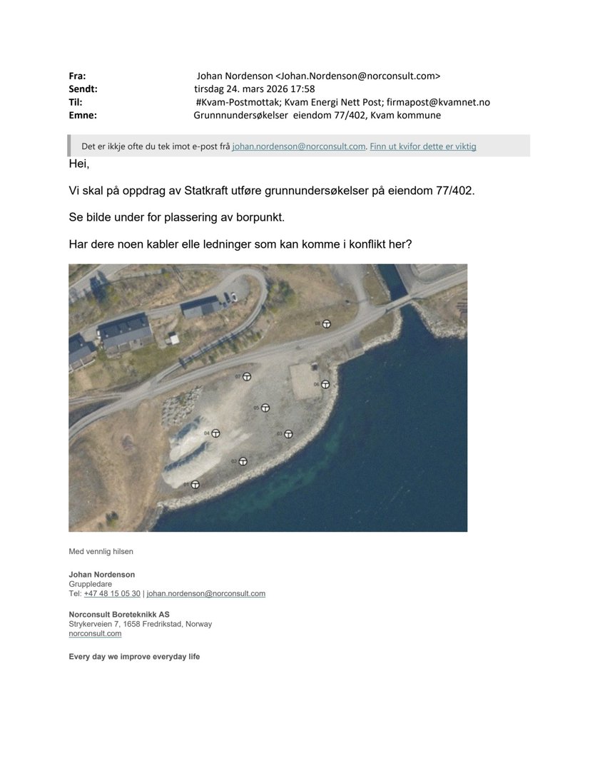 Flyfoto eller satellittbilde av eiendom med plassering av borpunkter (merket med +), brukt for grunnundersøkelse.