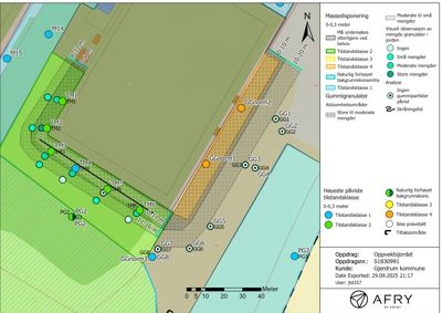 Kart over masse- og gummigranulatfordeling på et byggeområde med tilhørende legende og oppdragsinformasjon.