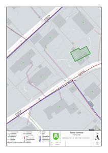Situasjonsplan som viser tomtens plassering i forhold til veier (A-20051 og A-20052), nabotomter og kommunale ledninger.