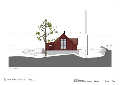 Fasadetegning som viser bygningens utseende fra en bestemt vinkel, inkludert detaljer som vinduer, takform og terrengforhold.