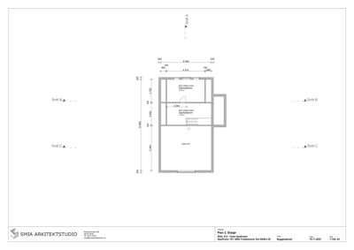 Tegning som viser et tverrsnitt gjennom et hus (Snitt A, B og C) med mål og rombeskrivelser.