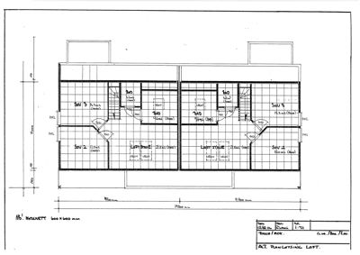 Etasjeplan for et loft (LOFT) som viser romfordeling, dører, trapper og mål.