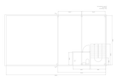 Etasjeplan (snitt A-A) som viser romfordeling, dører, vinduer og dimensjoner for et interiør.