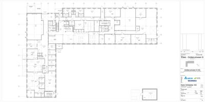 Etasjeplan som viser romfordeling og veggkonstruksjoner for en bygning.