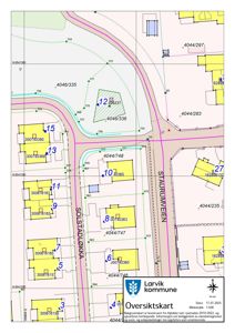 Oversiktskart (situasjonsplan) som viser eiendomsnummer, bygningers plassering, vegnavn og topografi.