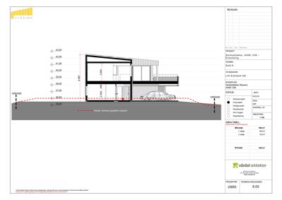 Snittegning som viser bygningens tverrsnitt, høyder, innvendig oppdeling og grunnplan.