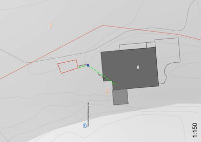 Situasjonsplan som viser tomtens form (255/61), nabotomter (255/3), eksisterende bygninger (grå), planlagt bygning (rødt rektangel), og en grønn streg som indikerer en vei eller gangvei (PVC 10).