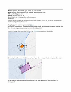 Bildet viser to situasjonsplaner (site plans) som illustrerer bygningens plassering i forhold til et aksemområde (flaum).