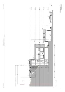 Snittegning (Snitt A) som viser bygningens tverrsnitt, høyder, trapp og grunnmur.