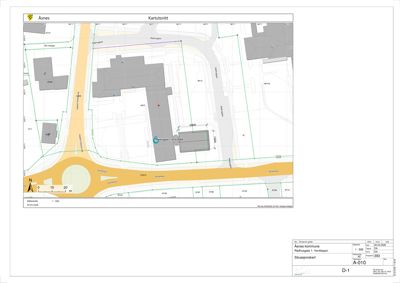 Situasjonsplan (kartutsnitt) som viser bygningers plassering i forhold til veier og eiendomsgrenser.