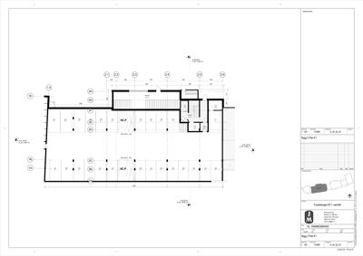 Etasjeplan (Plan K1) som viser romfordeling, vegger, dører og trapper i et bygg.