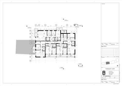 Etasjeplan (Bygg 2 Plan 02) som viser romfordeling, veggposisjon og mål for en bygning.
