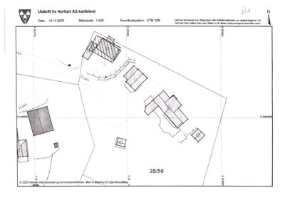 Situasjonsplan (tomtekart) som viser bygningsplasseringer, eiendomsgrenser og koordinatsystem.